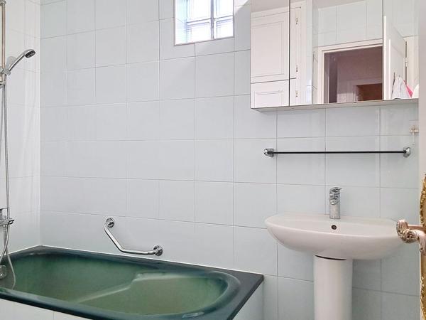 À vendre - Maison, 5 pièces située à Rueil-Malmaison (92500)