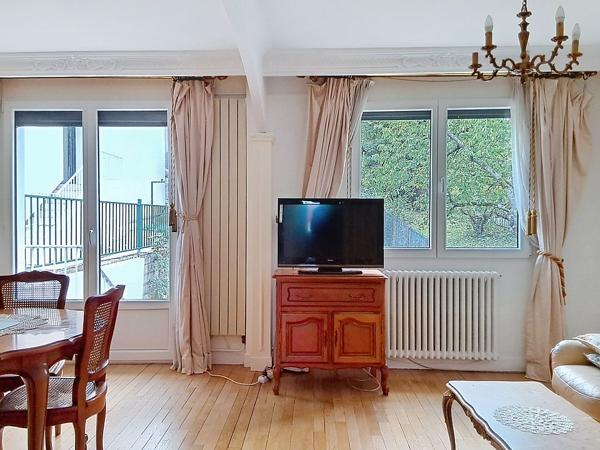 À vendre - Maison, 5 pièces située à Rueil-Malmaison (92500)