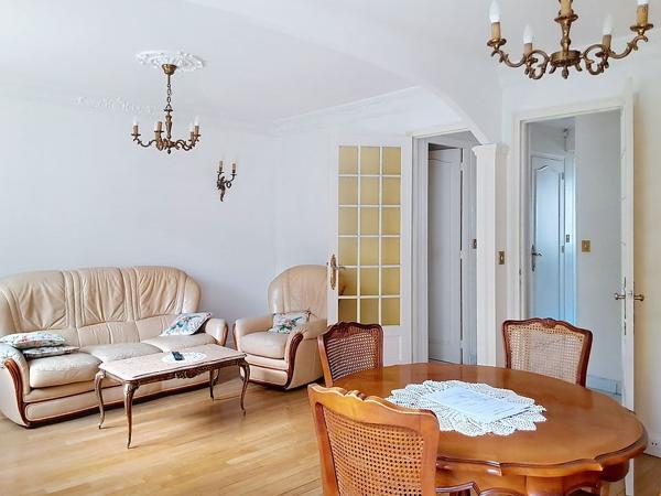 À vendre - Maison, 5 pièces située à Rueil-Malmaison (92500)