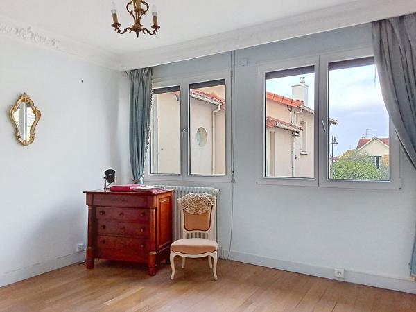 À vendre - Maison, 5 pièces située à Rueil-Malmaison (92500)