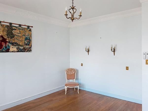 À vendre - Maison, 5 pièces située à Rueil-Malmaison (92500)