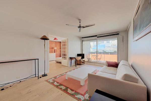 A vendre - Paris 17 : Appartement - 2 pièces - 54m² - balcon, ascenseur, parking - DPE D