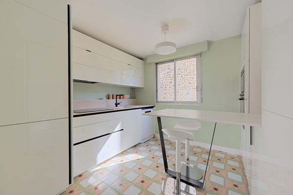 A vendre - Paris 17 : Appartement - 2 pièces - 54m² - balcon, ascenseur, parking - DPE D