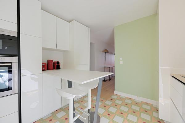 A vendre - Paris 17 : Appartement - 2 pièces - 54m² - balcon, ascenseur, parking - DPE D