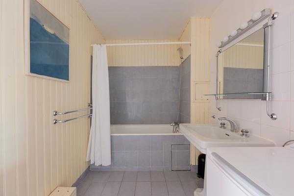 A vendre - Paris 17 : Appartement - 2 pièces - 54m² - balcon, ascenseur, parking - DPE D