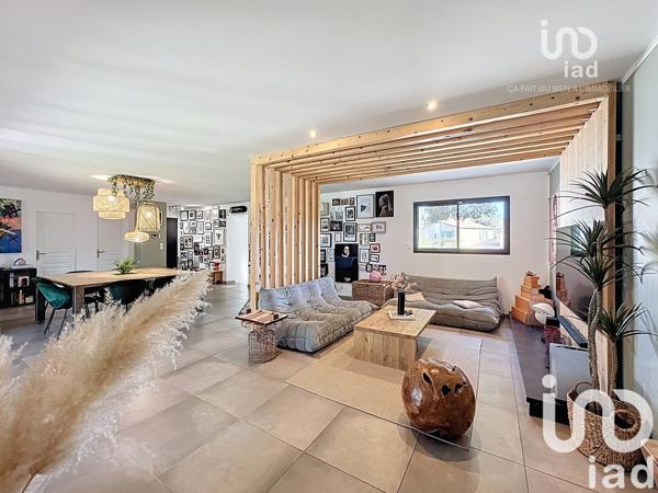 Maison à vendre 4 pièces 126 m² Saint-Mitre-les-Remparts