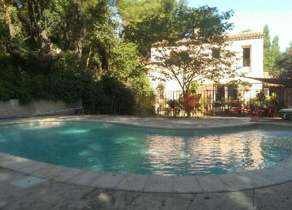 Maison à louer    5 pièces •  Villeneuve-lès-Avignon