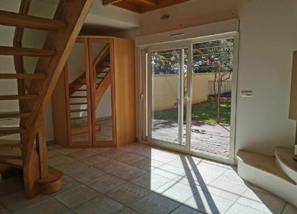 Maison à louer    5 pièces •  Villeneuve-lès-Avignon