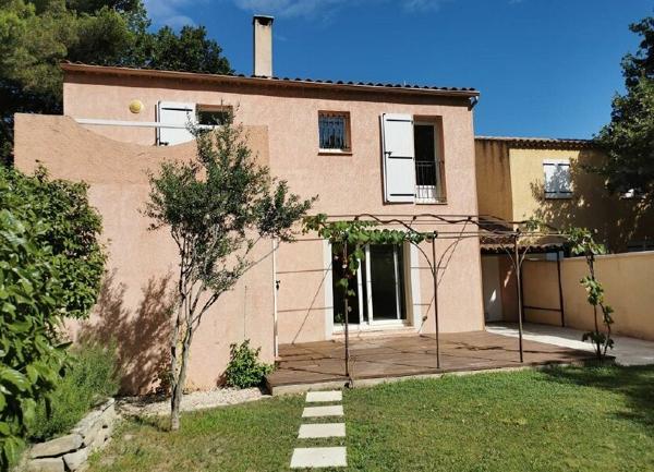 Maison à louer    5 pièces •  Villeneuve-lès-Avignon