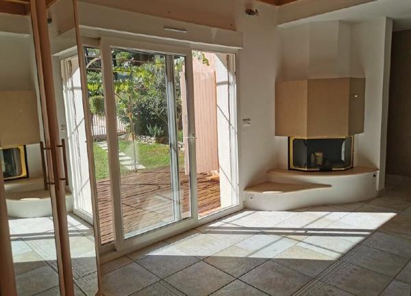 Maison à louer    5 pièces •  Villeneuve-lès-Avignon