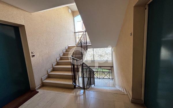 Appartement à vendre    3 pièces • 66,60 m2 Fontainebleau