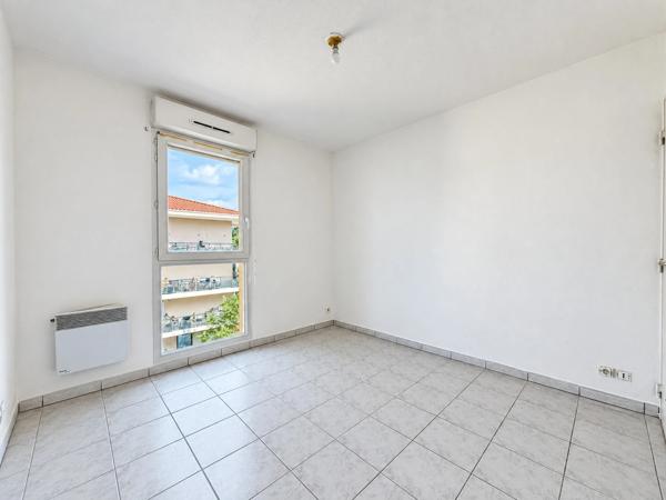 Appartement  T4 à rénover, 85 m², terrasse couverte et garage GRASSE (06)