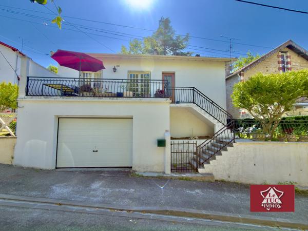 Maison avec grand garage, terrasses et jardin. Fumel (47500)