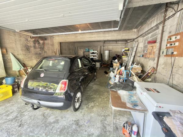 Maison avec grand garage, terrasses et jardin. Fumel (47500)