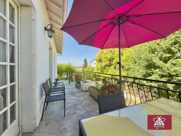 Maison avec grand garage, terrasses et jardin. Fumel (47500)