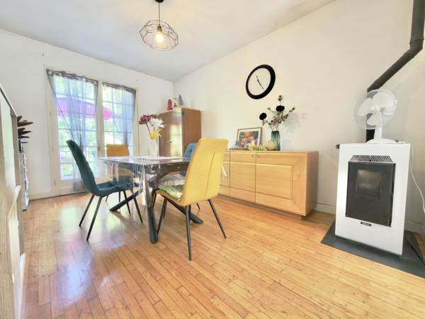 Maison avec grand garage, terrasses et jardin. Fumel (47500)
