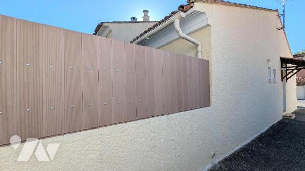 Maison mitoyenne 73 m² plain pied T3 plus mezzanine avec extérieur et garage