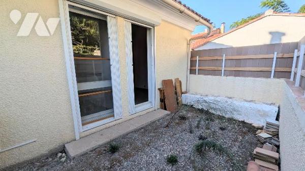 Maison mitoyenne 73 m² plain pied T3 plus mezzanine avec extérieur et garage