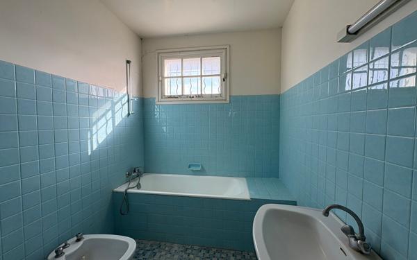 Maison à vendre    8 pièces •  Saint-Georges-d'Oléron