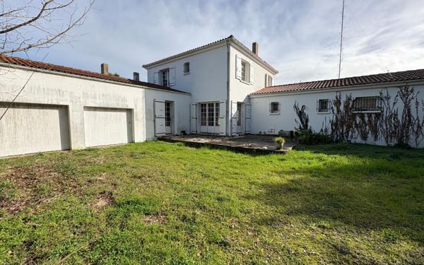 Maison à vendre    8 pièces •  Saint-Georges-d'Oléron