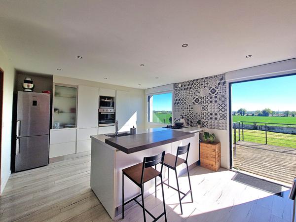 Maison Soeurdres 7 pièce(s) 169 m2