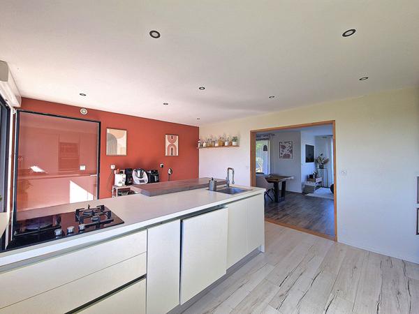 Maison Soeurdres 7 pièce(s) 169 m2
