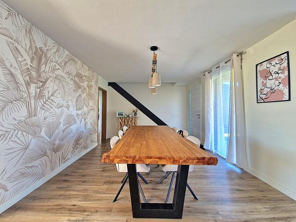 Maison Soeurdres 7 pièce(s) 169 m2