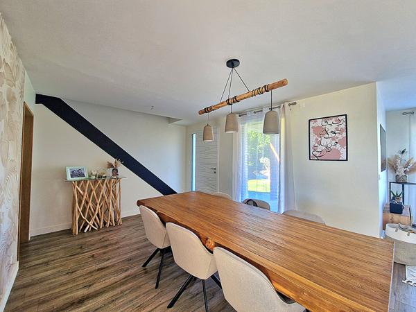 Maison Soeurdres 7 pièce(s) 169 m2