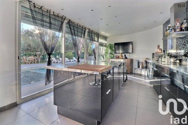 Maison à vendre 7 pièces 279 m² Saint-Raphaël