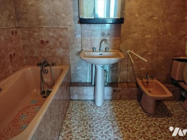 Vente sur la commune d'Epineux le Seguin maison avec jardin