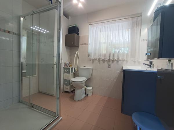 Longère à vendre à Saint Ave 4 chambres située dans un environnement exceptionnel.