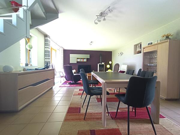 Longère à vendre à Saint Ave 4 chambres située dans un environnement exceptionnel.