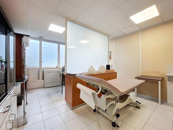 Achat local commercial Saint-Michel-sur-Orge - 11 pièce(s) - 249 m² - 380 000 €