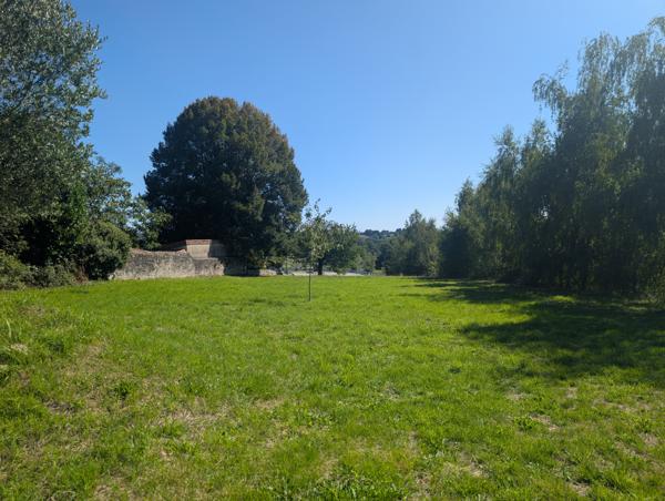 Terrain à vendre à Châlus (87230) - Haute-Vienne