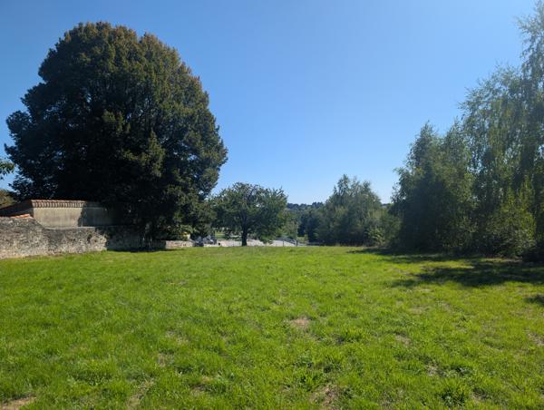 Terrain à vendre à Châlus (87230) - Haute-Vienne