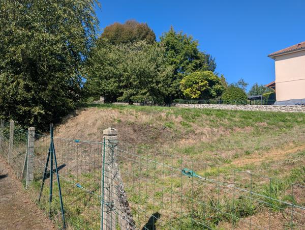 Terrain à vendre à Châlus (87230) - Haute-Vienne