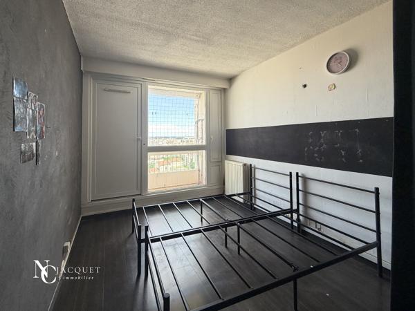 Appartement
         4 pièces
        - 76 m² Exclusivité 235 000 € *
