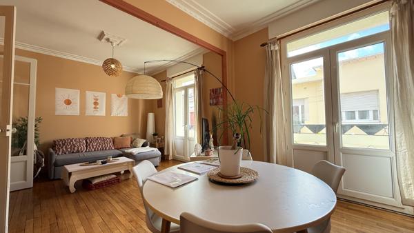 Vichy (03200) Appartement T3 dernier étage avec cave et 2 mansardes proche 4 chemins Vichy