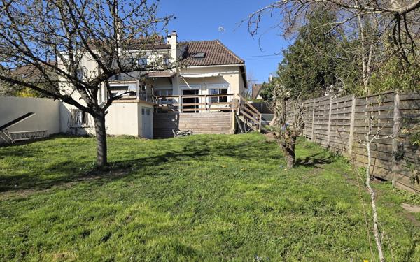 Maison à vendre    5 pièces •  La Ville-du-Bois