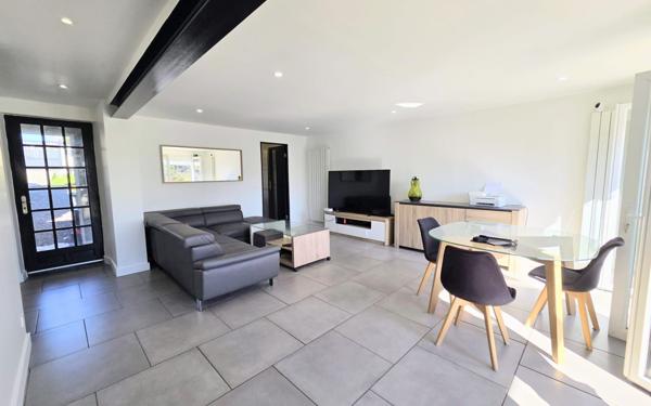 Maison à vendre    5 pièces •  La Ville-du-Bois