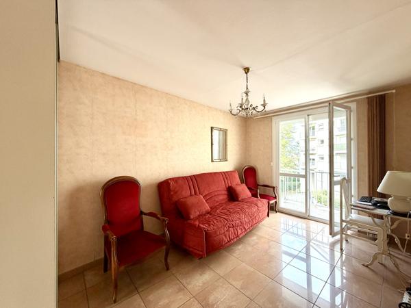 Appartement
         3 pièces
        - 80 m² Exclusivité 549 000 € *
