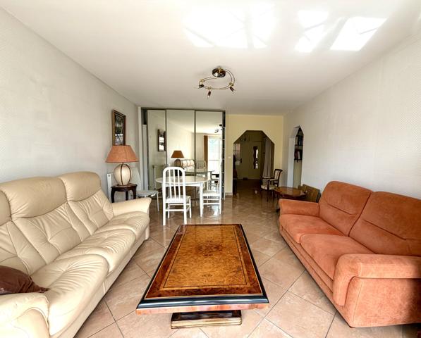 Appartement
         3 pièces
        - 80 m² Exclusivité 549 000 € *