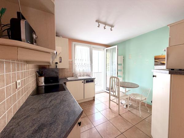 Appartement
         3 pièces
        - 80 m² Exclusivité 549 000 € *