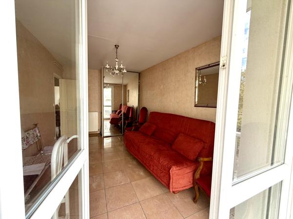 Appartement
         3 pièces
        - 80 m² Exclusivité 549 000 € *