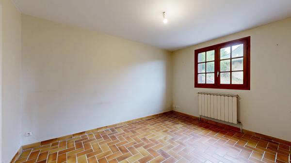 Maison
         5 pièces
        - 131 m² Exclusivité 199 500 € *