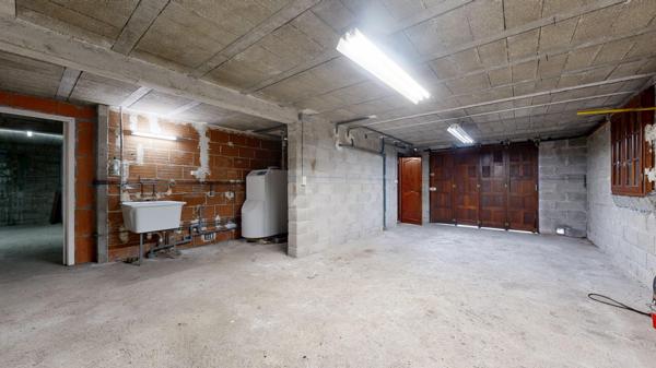 Maison
         5 pièces
        - 131 m² Exclusivité 199 500 € *