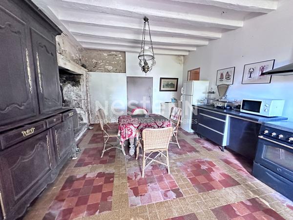 Maison de Maitre en pierre a renover - fort potentiel - Vaas (72)