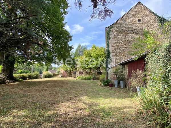 Maison de Maitre en pierre a renover - fort potentiel - Vaas (72)