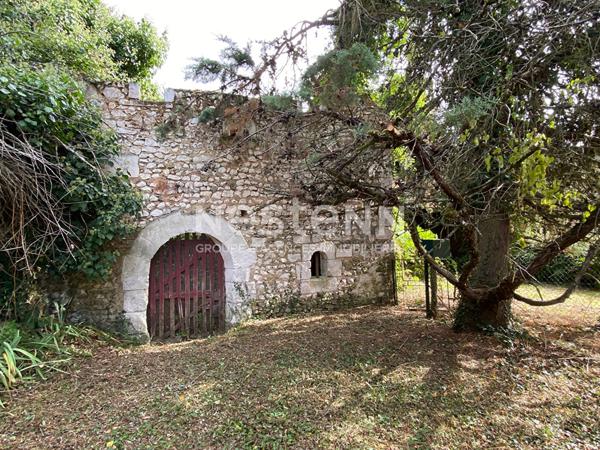 Maison de Maitre en pierre a renover - fort potentiel - Vaas (72)
