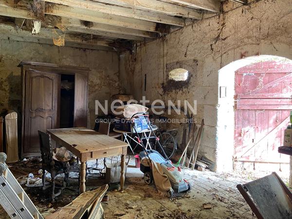 Maison de Maitre en pierre a renover - fort potentiel - Vaas (72)